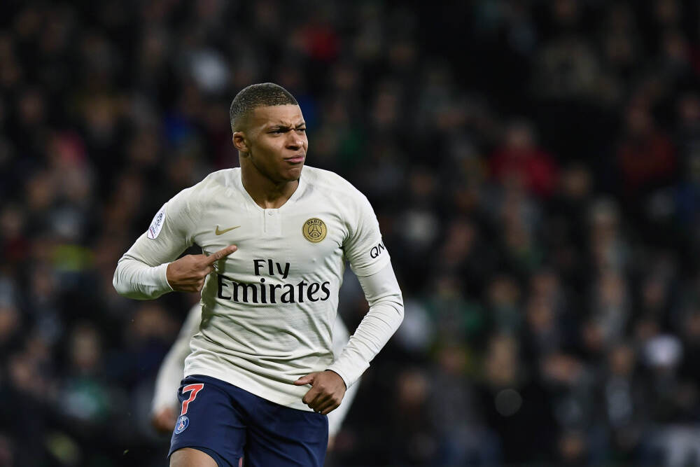 美联储宣布维持基准利率不变 符合市场预期